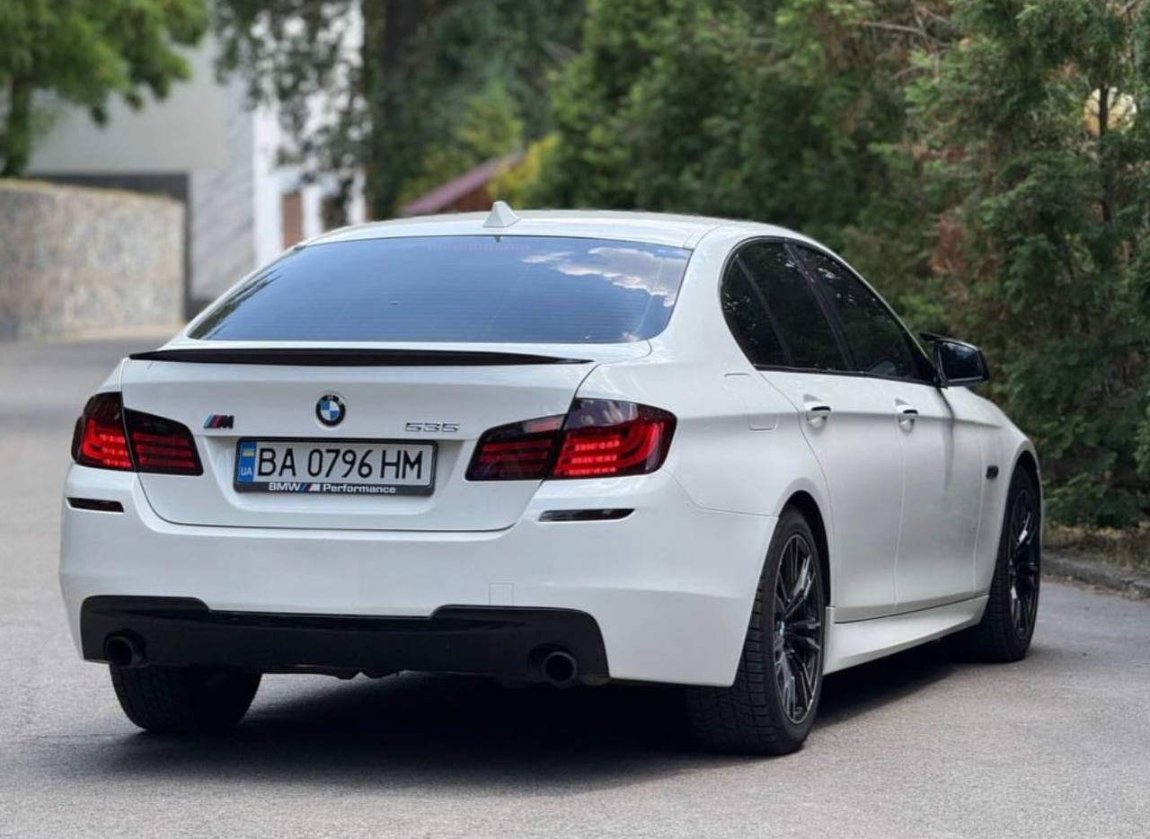 BMW 520d 2016 — фото автомобіля